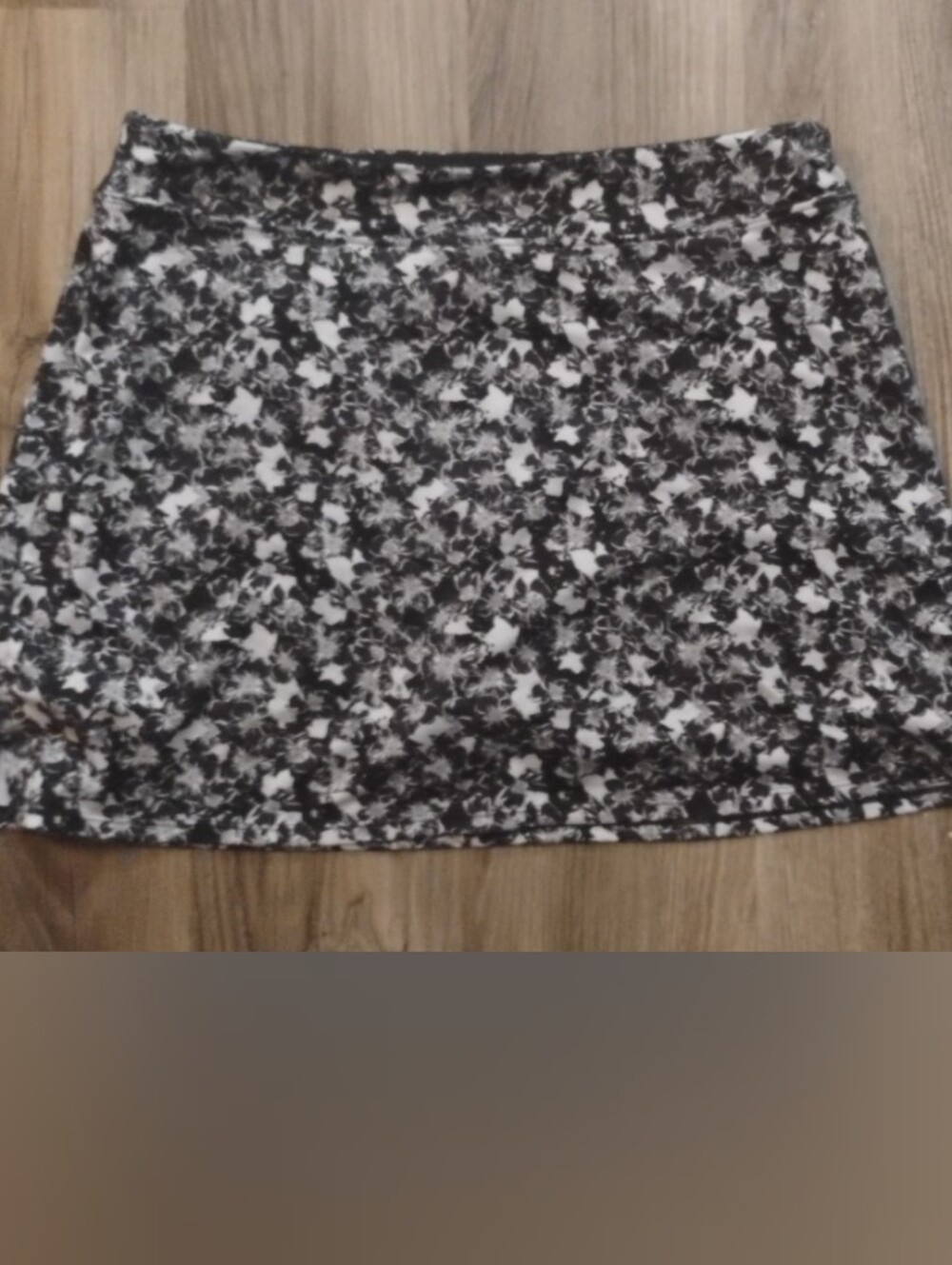 Tranquility by Colorado Clothing Black & White Patterned Mini Skirt
